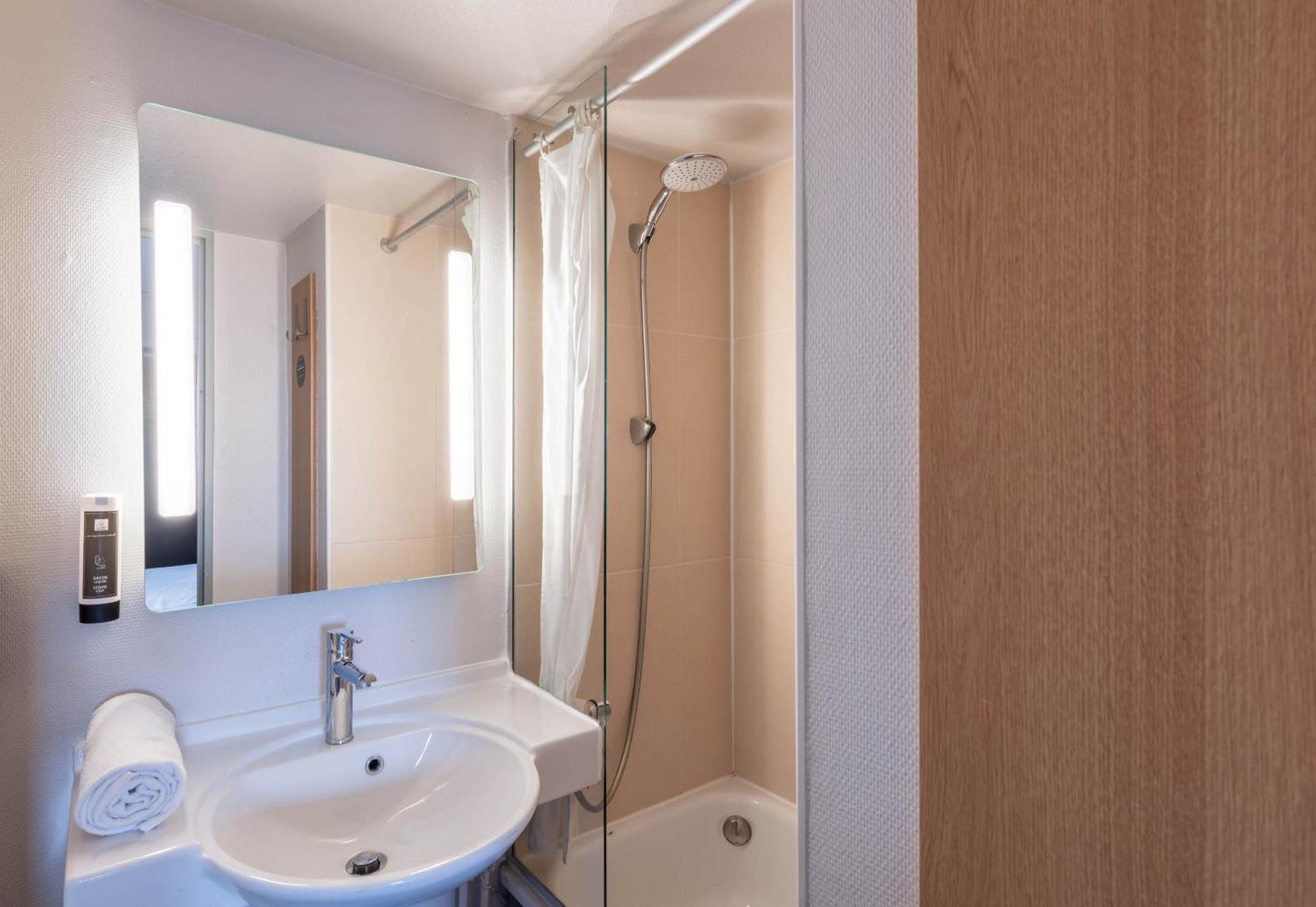 B&B Hotel Lille Seclin Unexpo Экстерьер фото